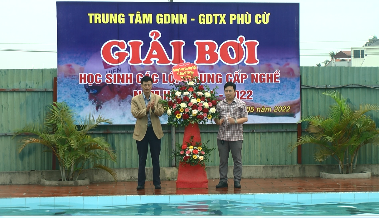   Trung tâm GDNN và GDTX tổ chức giải bơi cho học sinh hè 2022